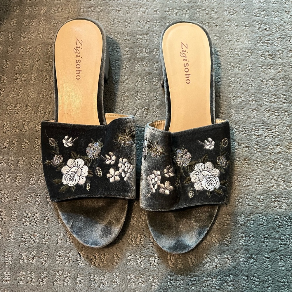 Zigi Soho Black and White Floral Mules